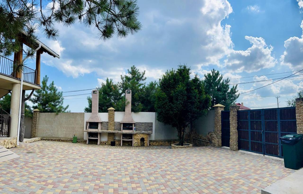 More Nadezhd Sanzhiyka Exterior photo